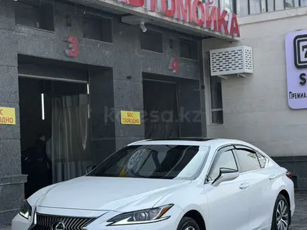 Lexus ES 250 2019 года за 18 000 000 тг. в Алматы – фото 3