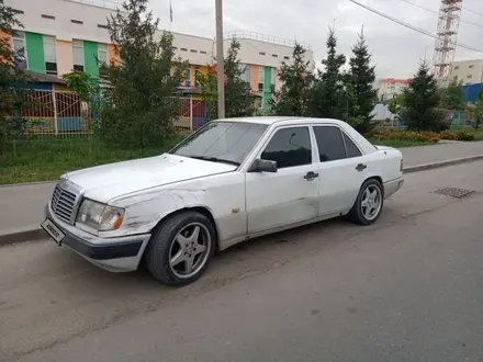 Mercedes-Benz E 200 1992 года за 1 100 000 тг. в Алматы – фото 4