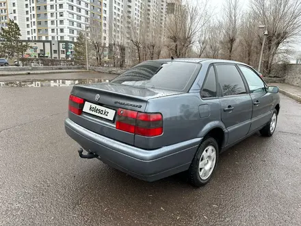 Volkswagen Passat 1994 года за 1 900 000 тг. в Астана – фото 3