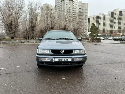 Volkswagen Passat 1994 года за 1 900 000 тг. в Астана