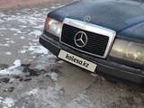 Mercedes-Benz E 200 1990 годаfor800 000 тг. в Алматы