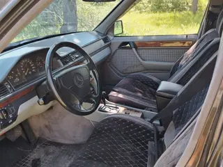 Mercedes-Benz E 220