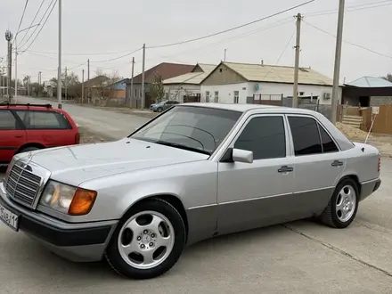 Mercedes-Benz E 220 1993 года за 3 200 000 тг. в Кызылорда – фото 3