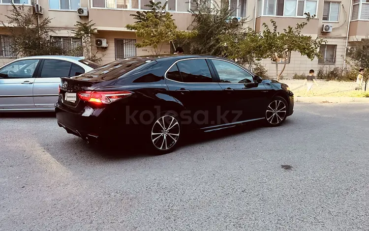 Toyota Camry 2018 годаfor9 100 000 тг. в Жанаозен