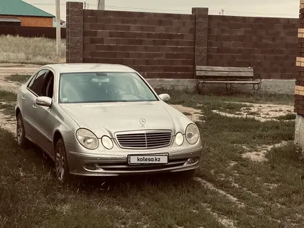 Mercedes-Benz E 240 2003 года за 5 200 000 тг. в Актобе – фото 4