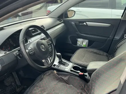Volkswagen Passat 2011 года за 3 500 000 тг. в Атырау – фото 8
