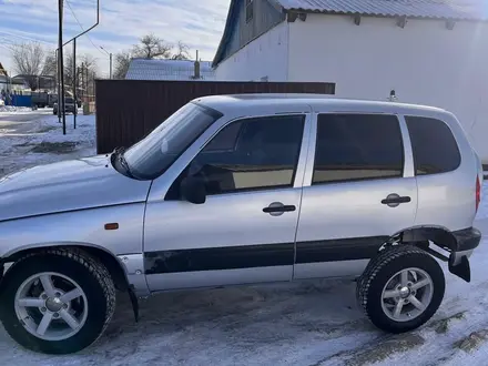 Chevrolet Niva 2007 года за 1 500 000 тг. в Атырау – фото 2