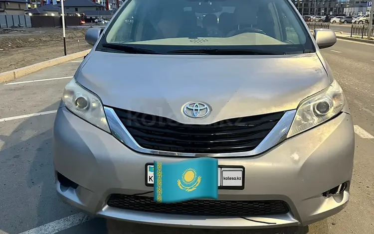 Toyota Sienna 2011 года за 11 500 000 тг. в Атырау
