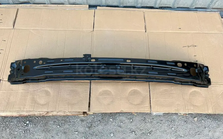 Усилитель переднего бампера на TOYOTA CAMRY 80 2024- за 35 000 тг. в Алматы