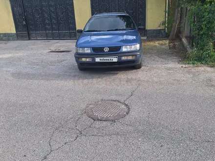 Volkswagen Passat 1995 года за 1 800 000 тг. в Шымкент – фото 3