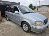 Kia Carnival 2002 года за 2 500 000 тг. в Актау