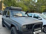 Jeep Cherokee 1998 года за 6 500 000 тг. в Караганда