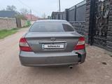 Toyota Camry 2004 года за 3 800 000 тг. в Мерке – фото 5