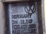 Направляющая заднего бампера правая Volkswagen Transporter T4 за 8 000 тг. в Караганда – фото 2