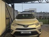Toyota RAV4 2016 годаүшін10 900 000 тг. в Алматы – фото 2
