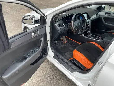 Hyundai Sonata 2017 года за 5 213 600 тг. в Алматы – фото 13