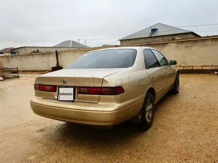 Toyota Camry 1998 года за 3 000 000 тг. в Актау – фото 5