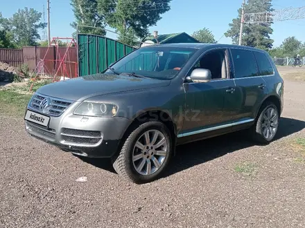 Volkswagen Touareg 2004 года за 3 500 000 тг. в Астана