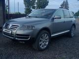 Volkswagen Touareg 2004 года за 3 500 000 тг. в Астана – фото 3