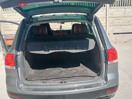 Volkswagen Touareg 2004 года за 3 500 000 тг. в Астана – фото 5