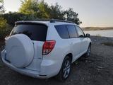 Toyota RAV4 2005 года за 7 000 000 тг. в Жезказган – фото 2