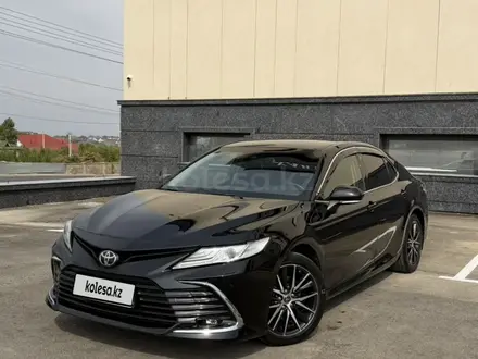 Toyota Camry 2023 года за 15 400 000 тг. в Шымкент