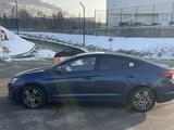 Hyundai Elantra 2018 годаfor8 300 000 тг. в Алматы – фото 3