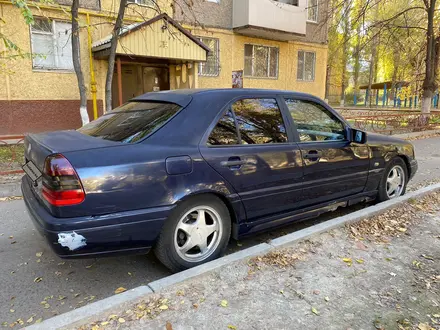 Mercedes-Benz C 200 1996 года за 1 800 000 тг. в Тараз – фото 4