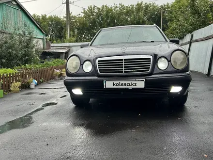 Mercedes-Benz E 230 1996 года за 2 800 000 тг. в Петропавловск