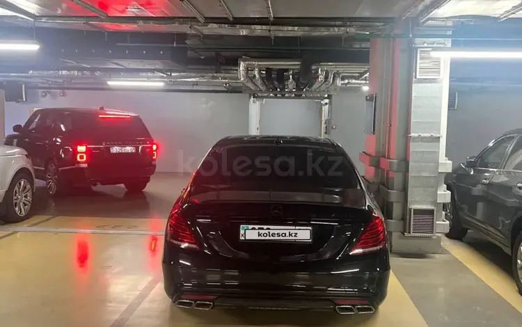 Mercedes-Benz S 63 AMG 2014 годаfor28 000 000 тг. в Астана