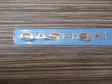 Оригинальная задняя эмблема (QASHQAI) на Nissan Qashqai J11 за 20 000 тг. в Алматы