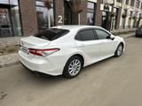 Toyota Camry 2021 годаүшін15 300 000 тг. в Атырау – фото 4