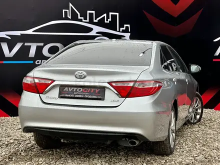 Toyota Camry 2017 года за 11 500 000 тг. в Атырау – фото 12