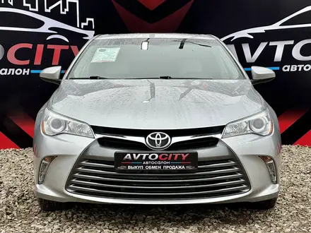 Toyota Camry 2017 года за 11 500 000 тг. в Атырау – фото 2