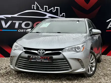 Toyota Camry 2017 года за 11 500 000 тг. в Атырау