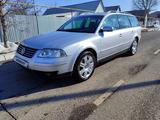 Volkswagen Passat 2002 года за 3 500 000 тг. в Аксай – фото 3