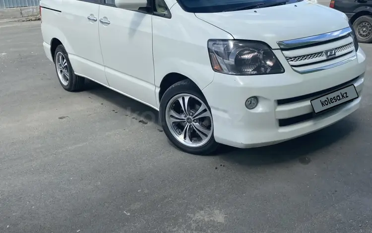 Toyota Noah 2006 годаfor3 800 000 тг. в Семей