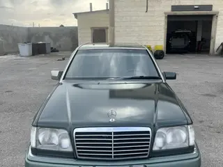 Mercedes-Benz E 320