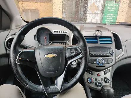 Chevrolet Aveo 2014 года за 2 800 000 тг. в Актау – фото 5