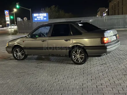 Volkswagen Passat 1993 года за 1 650 000 тг. в Уральск – фото 2