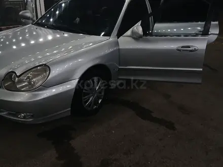 Hyundai Sonata 2003 года за 1 500 000 тг. в Шымкент – фото 8