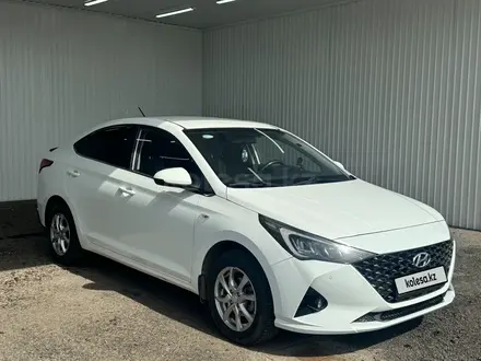 Hyundai Accent 2020 года за 5 625 375 тг. в Астана – фото 3