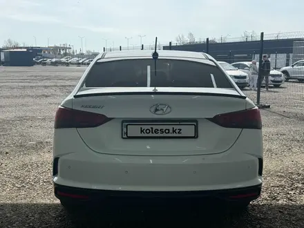Hyundai Accent 2020 года за 5 625 375 тг. в Астана – фото 2