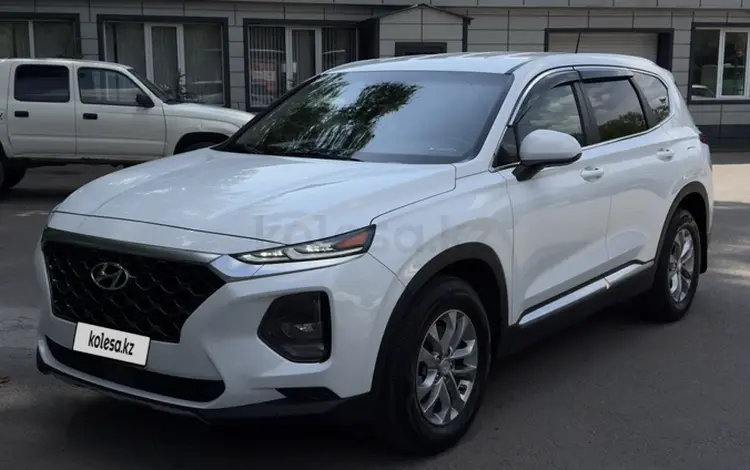 Hyundai Santa Fe 2019 годаfor11 700 000 тг. в Алматы