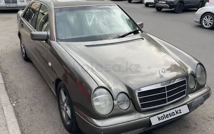 Mercedes-Benz E 230 1995 года за 1 600 000 тг. в Алматы