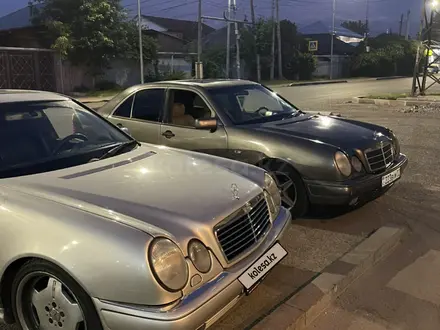 Mercedes-Benz E 230 1995 года за 1 600 000 тг. в Алматы – фото 5
