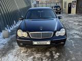 Mercedes-Benz C 200 2002 года за 3 500 000 тг. в Уральск – фото 2