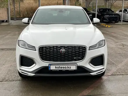 Jaguar F-Pace 2022 года за 34 000 000 тг. в Алматы – фото 3