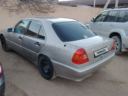 Mercedes-Benz C 220 1995 года за 1 800 000 тг. в Жанаозен – фото 6