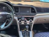 Hyundai Elantra 2018 годаүшін4 500 000 тг. в Атырау – фото 4